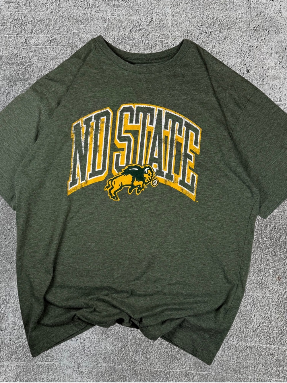 Men’s Russel Athletic North Dakota State Green Yellow Tee Size XL